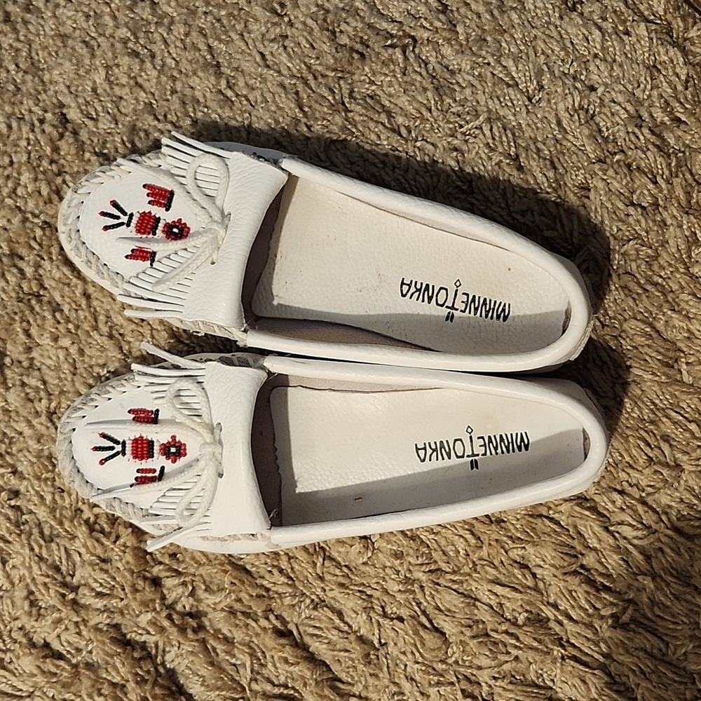 Minnetonka White and Red Moccasins